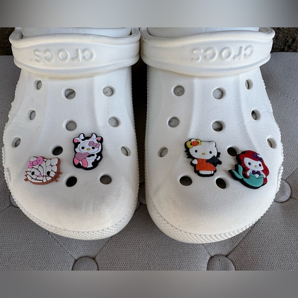 Hello Kitty Croc Charms - Picture 2 of 8